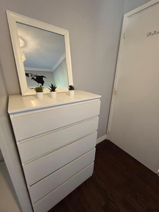 Homely & Thames View Apartament Londra